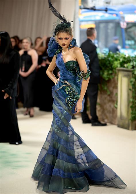 Zendaya Goes Edgy With Dark Hummingbird Met Gala Gown: Photos ...