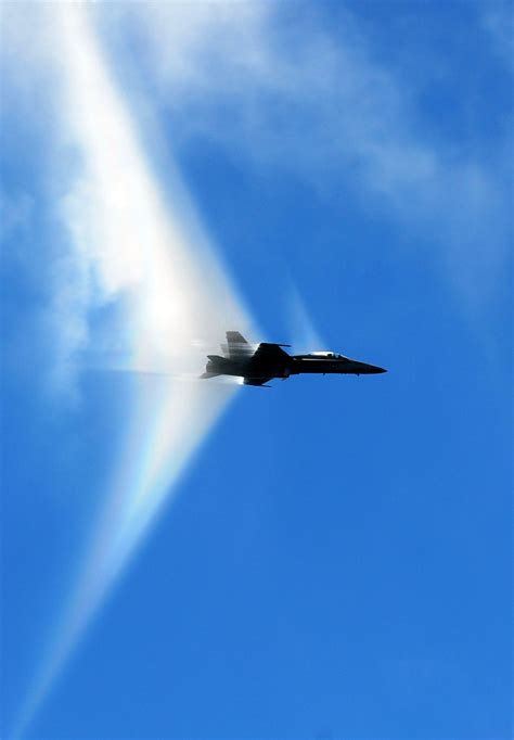 supersonic - Does a Mach 1 plane hear a sonic boom from a Mach 3 plane ...