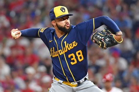 Brewers’ Devin Williams expected to miss around 3 months with back injury: Source - The Athletic