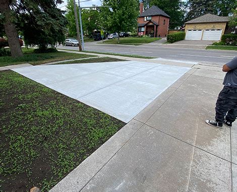 Concrete Driveway Installation | Marcrete Contracting Ltd.