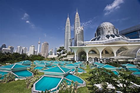 Visit Kuala Lumpur cruise port in Malaysia with Cunard