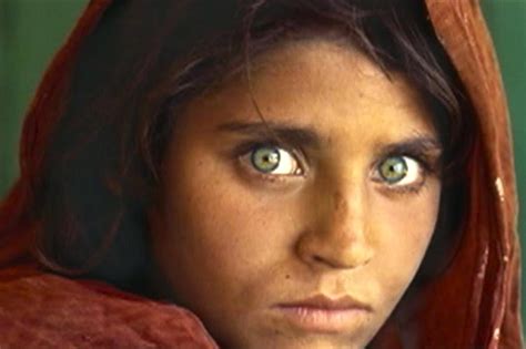 Vzpomínáte na Afghánskou Monu Lisu z obálky National Geographic? Po 40 letech ji vypátrali. Toto ...