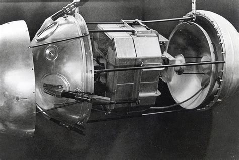 Sputnik 1 - How Sputnik Worked - The world's first artificial satellite ...