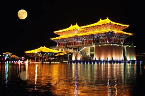 Kaifeng is a famous historical and cultural city in Henan Province. In ...