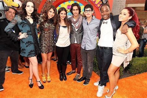 Ariana Grande, Victoria Justice and 'Victorious' Cast Virtually Reunite For Show's Tenth ...