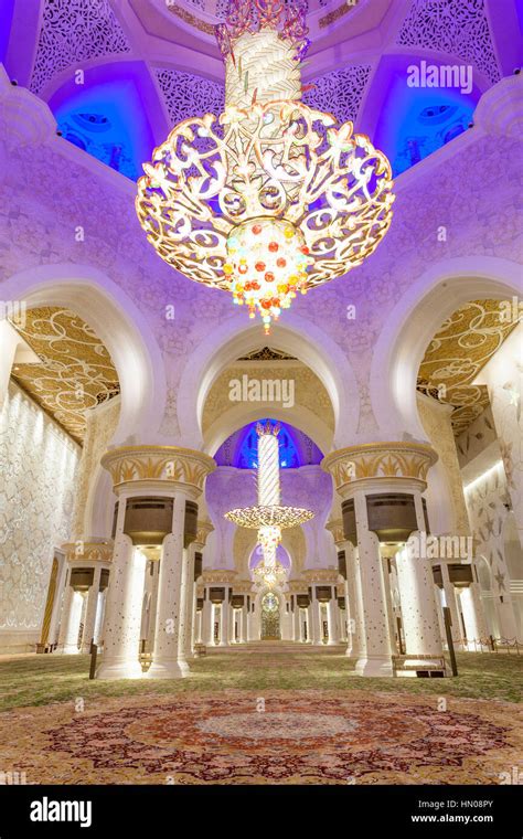 Interior of the Sheikh Zayed Grand Mosque. Abu Dhabi, United Arab Emirates, Middle East Stock ...