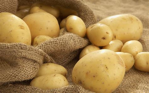 HD Wallpaper of Fresh Potatoes: Nature's Comfort Food