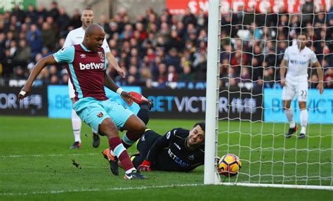 Pictures: Andre Ayew gets first goal of the season for West Ham United - Ghana Latest Football ...