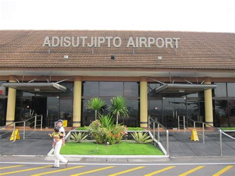 Profil Bandara Internasional Adisutjipto Yogyakarta - Bandara Indonesia