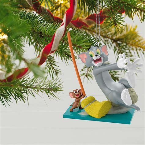 Hallmark Keepsake Christmas Ornament 2018 Year Dated Tom and Jerry Mouse Cleaning >>> Have a lo ...