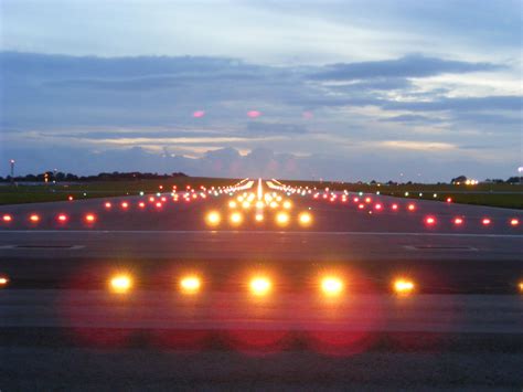 Airport Runway At Night (#399449) - HD Wallpaper & Backgrounds Download