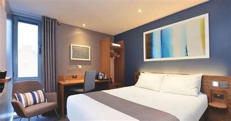 Travelodge unveils thousands of rooms under £38 just in time for bank holiday - Mirror Online