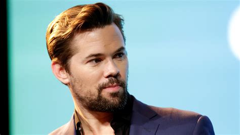 Andrew Rannells talks "Girls," "Glee" and his new beard - CBS News