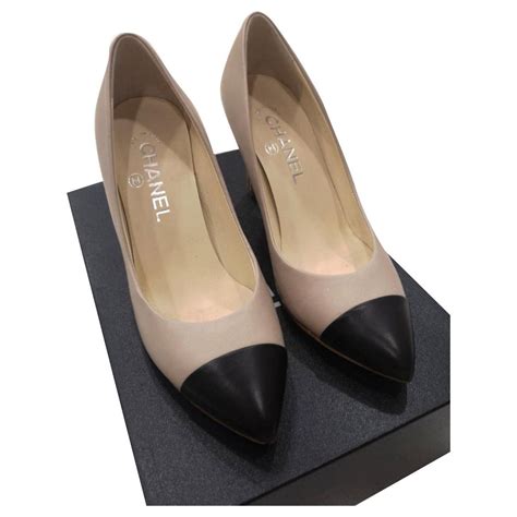 Chanel classic beige and black heels pumps shoes EU37.5 Leather ref ...