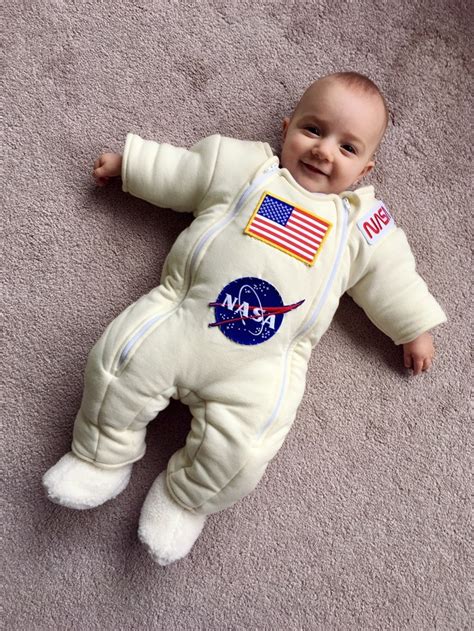 Dad DIYs his daughter's sleep onesie into a NASA space suit | Mashable