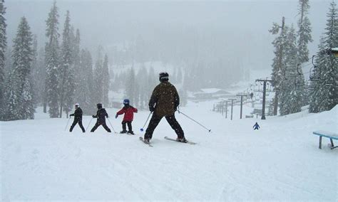 Badger Pass Ski Area, Yosemite National Park – TakeMyTrip.com