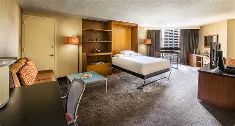 Hyatt Regency Chicago Chicago, Illinois, US - Reservations.com