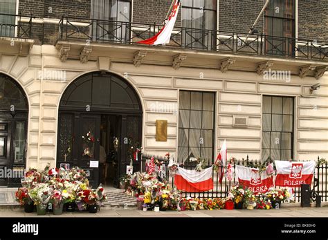 Polish Embassy at London after Polish president - Lech Kaczynski plane ...