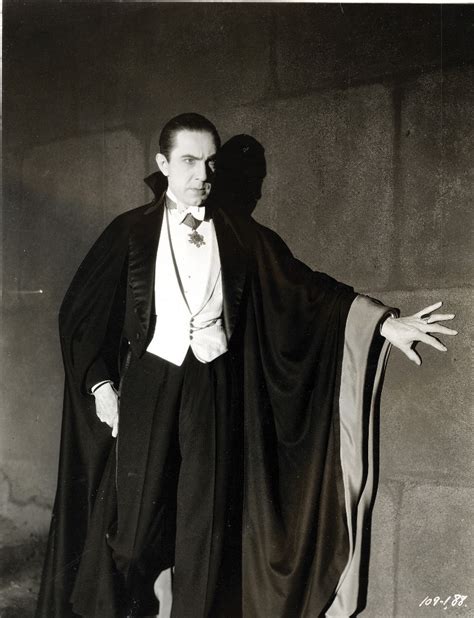 Bela Lugosi’s original Dracula cape for sale – The History Blog