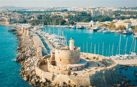 Explore the Old Town of Rhodes Island, Greece| travel.gr