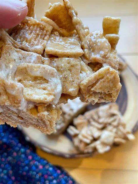 Better than Rice Krispie Treats - Cinnamon Toast Crunch Cereal Treats ...