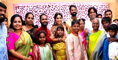 Vijay Sethupathi Family Pics & Facts About His Parents, Wife & Kids [2020] - StarBiz.com