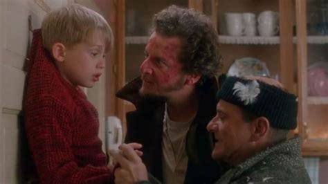 Home Alone reboot cast includes Archie Yates, Ellie Kemper and Rob ...