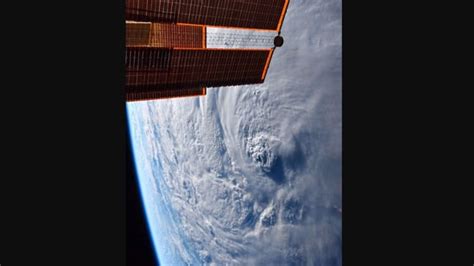 Astronaut on ISS shares incredible pics of Earth covered in clouds ...