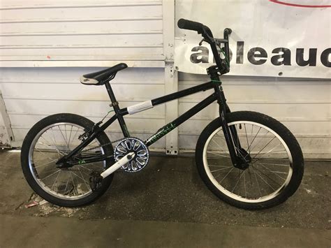 BLACK FREE AGENT MAVERICK BMX BIKE - Able Auctions