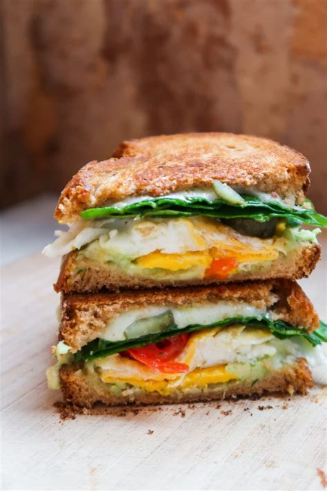 Healthy Avocado Egg Breakfast Sandwich