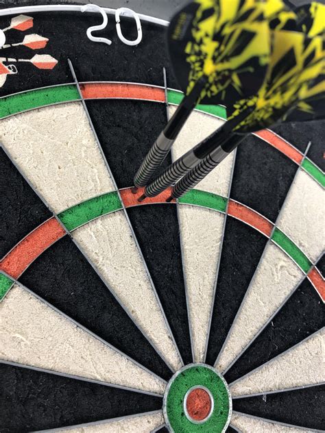 After 4 weeks I finally got my first 180 : r/Darts