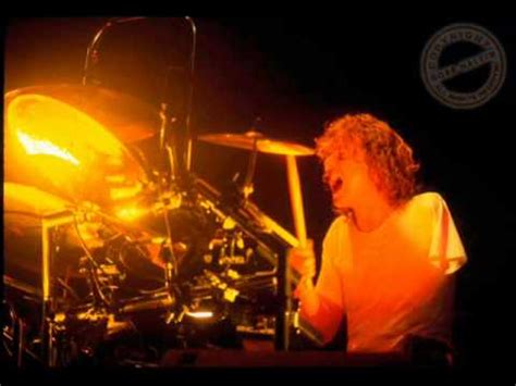 Def Leppard - Animal Live 1988 - YouTube