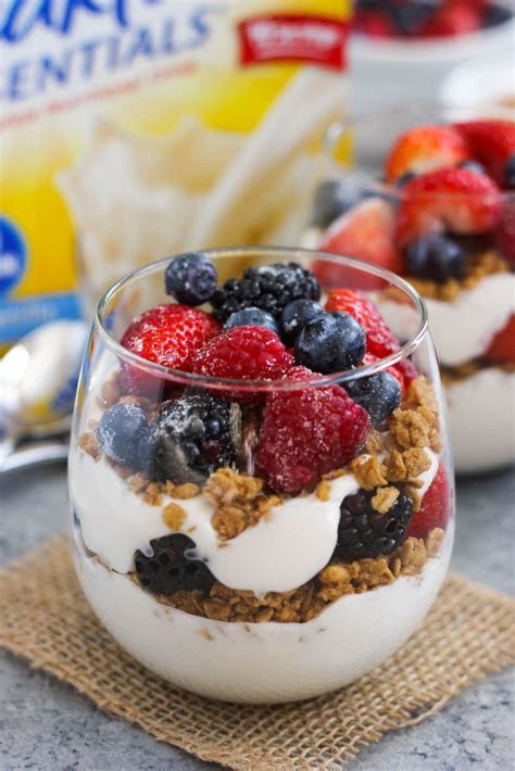 Berry Yogurt Breakfast Bowl | FaveSouthernRecipes.com