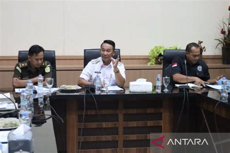 Pemkab Belitung Timur perbaiki tata kelola penambangan bijih timah - ANTARA News Bangka Belitung