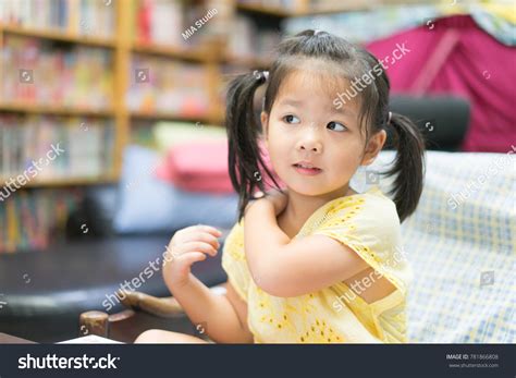 Little Asian Girl Scratching Her Itchy Stock Photo 781866808 | Shutterstock