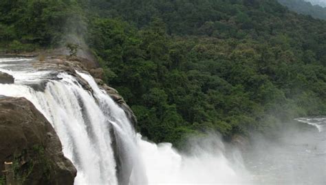 6 Best Waterfalls In Idukki To Visit On A Relaxing Vacay 2023!