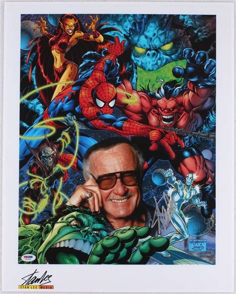 Stan Lee Signed 11x14 Comic Photo (PSA COA)