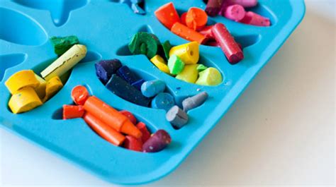 Upcycle Old Crayons Into Fun Shapes With This Easy DIY – SheKnows