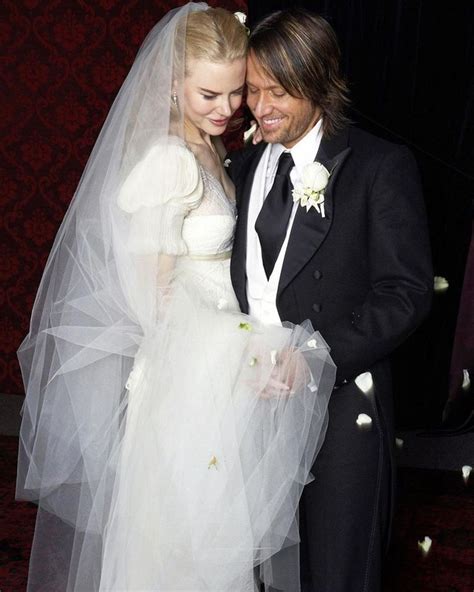 Nicole Kidman Wedding Dress | Celebrity wedding dresses, Celebrity ...