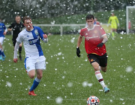 Photos: Manchester United Under 18 clash called off due to heavy snow