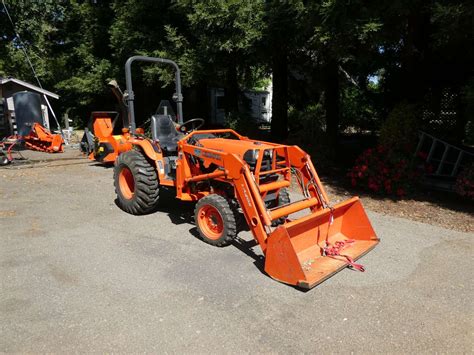 Lot # 260 - Kubota B7800 4x4 Diesel Tractor w/ Front Loader - 114 Hours - NorCal Online Estate ...