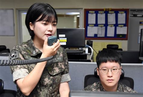 Female Soldiers Account for 6.8 percent of S. Korea's Armed Forces | Be ...