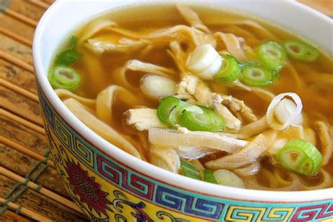 Sopa china de pollo y verduras - Deliciosi.com