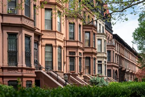 5 Things to Consider When Buying a Brownstone - Platinum Properties