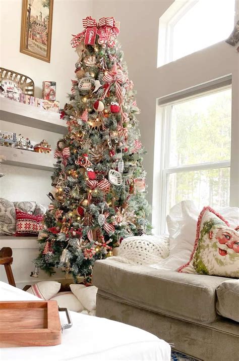 Christmas Tree with Traditional and Rustic Decor - TRIBE OF BURTON