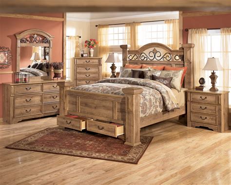 Furniture: Amazing Mid Century Bedroom Design Ideas Featuring Wooden ...