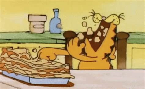 Garfield Lasagna GIF - Garfield Lasagna Hungry - Descobrir e ...