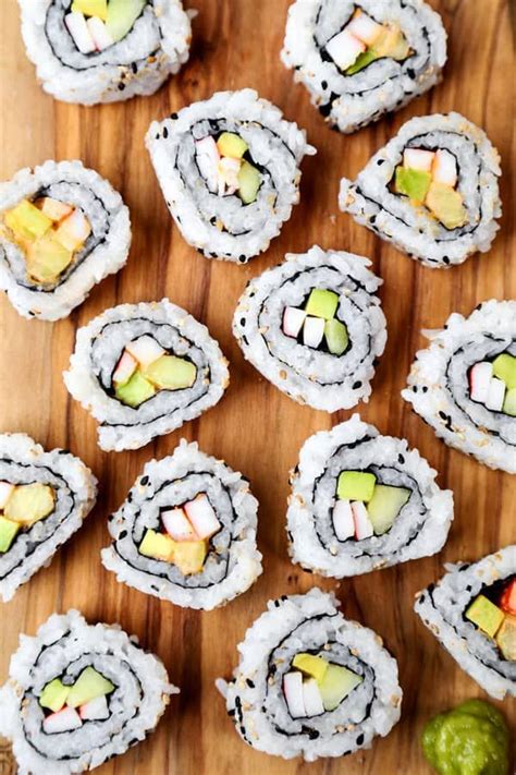 California Roll | Recipe | Spicy california roll, Sushi recipes homemade, California roll