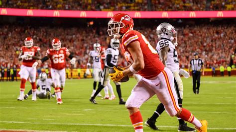 Las Vegas Raiders 29-30 Kansas City Chiefs: Patrick Mahomes throws four ...