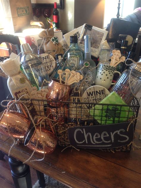 Father's Day Golf Gifts For Dad | Golf Gifts Ideas | Wine gifts diy, Diy wine gift baskets, Diy ...